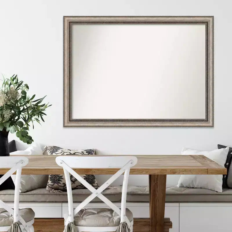 Miroir mural Lyla Ornate argenté 42" x 31" sans biseau – Grand rectangulaire
