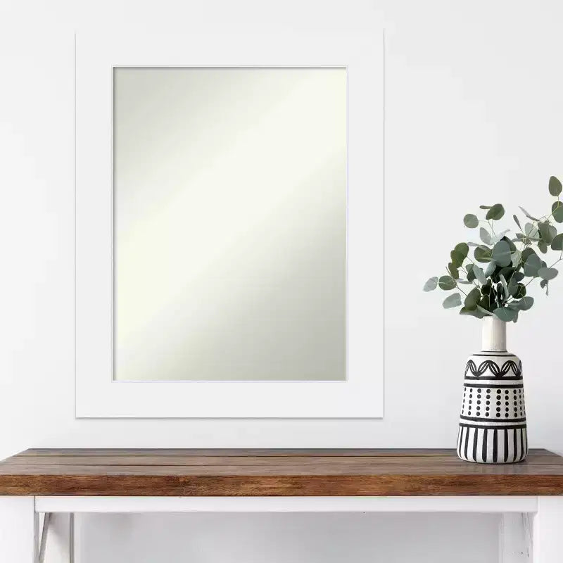 Miroir mural Corvino blanc en bois non biseauté de 58,42 cm x 73,66 cm – Rectangle moderne