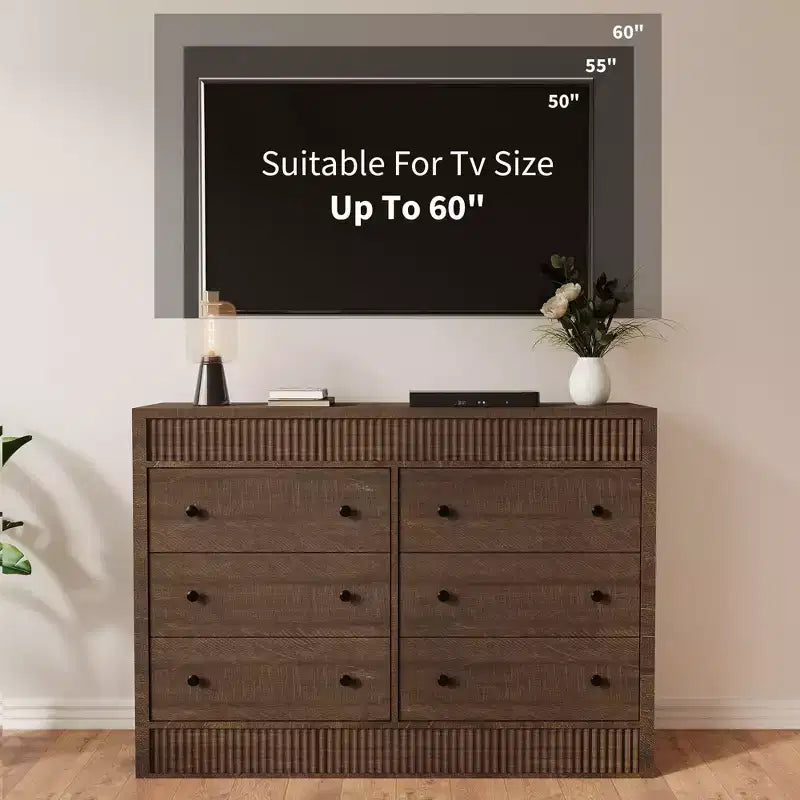 Commode à 7 tiroirs cannelés, commode moderne en bois de 137 cm de large avec tiroirs coulissants fluides et dispositif anti-basculement, pour chambre, salon ou entrée