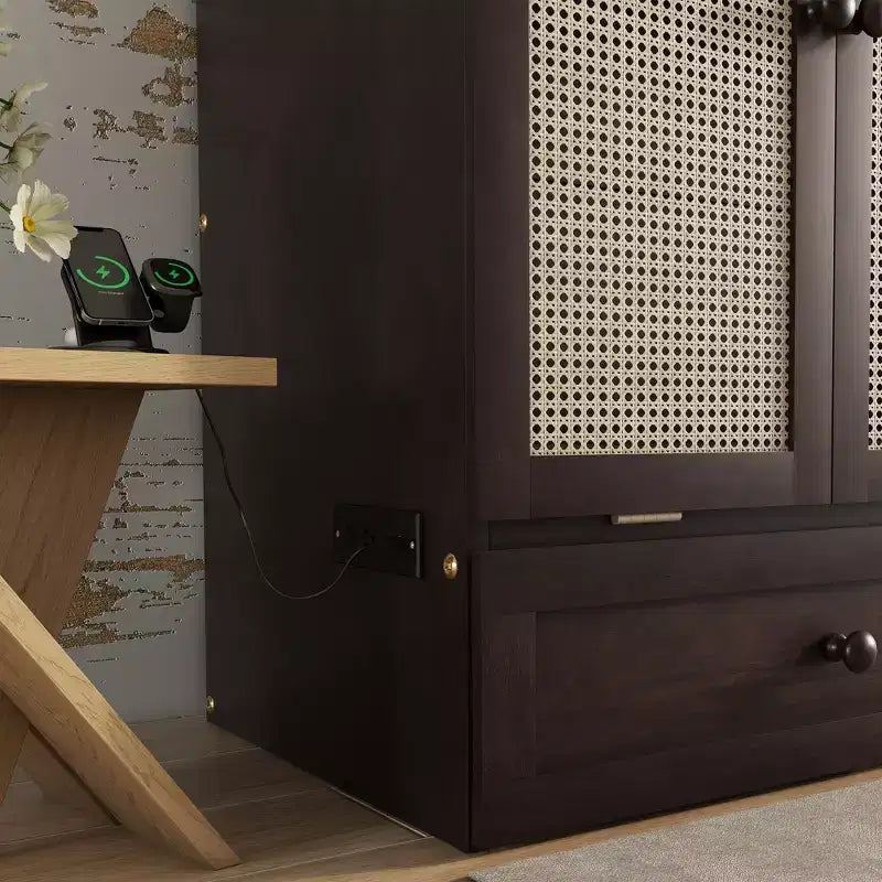 Lit escamotable Queen avec port USB et tiroir de rangement pour chambre à coucher/chambre d'amis, lit en bois de pin avec décoration en rotin